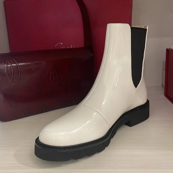 Stuart Weitzman Dylan Chelsea Boot White Patent Leather Size 7 NWT